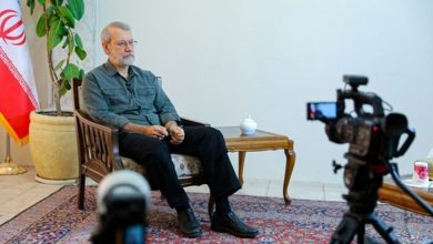 علی لاریجانی: باید ظرفیّت‌هایی ایجاد کنیم که دشمن هوس اقدام مجدّد را نداشته باشد / وظیفه شورای دفاع فقط مسئله‌ی دفاع و رفع اشکالات نیروهای مسلّح و تدبیر در این امور است! یک جلسه‌اش هم تشکیل شد / من نمی‌گویم انعطاف نباید داشت، امّا در جایی باید انعطاف داشت که قصدشان حلّ مسئله باشد