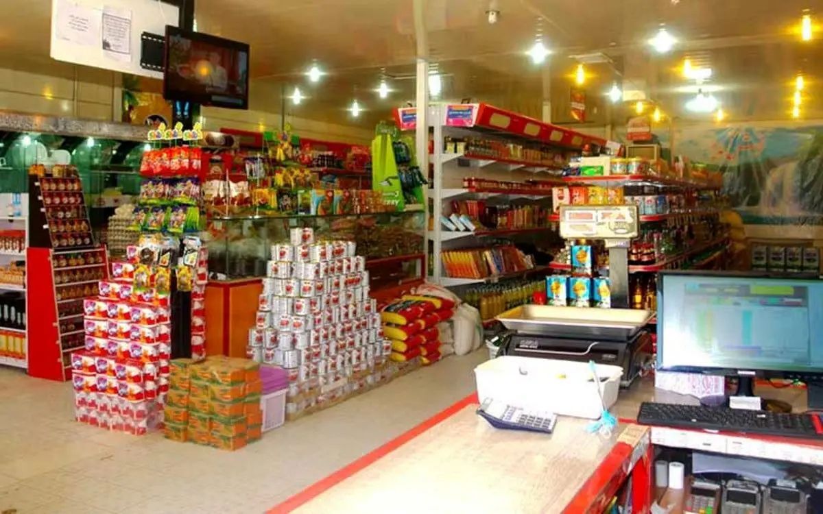 فرهیختگان: بیش از ۲۰ درصد سوپرمارکتهای تهران به دلیل توسعه فروشگاههای زنجیرهای تعطیل شدهاند/ با افتتاح هر فروشگاه زنجیرهای در پایتخت، به طور متوسط ۳ سوپرمارکت و فروشگاه پروتئینی از بازار حذف میشوند