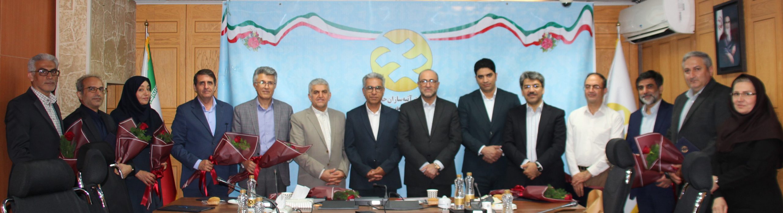تجليل از پزشکان شاغل در شرکت آتیه سازان حافظ