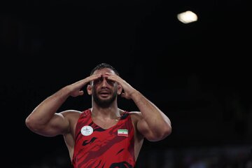 شاهکار آذرپیرا مقابل قهرمان المپیک؛ رونمایی از چهارمین فینالیست کشتی ایران