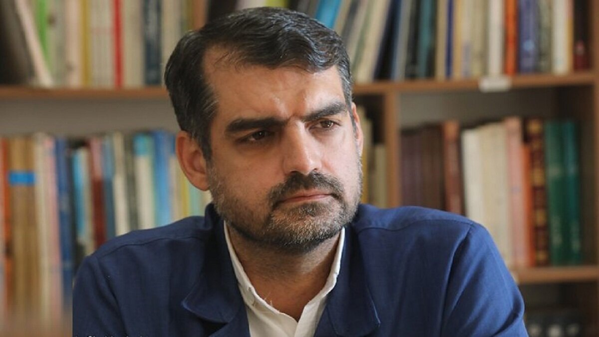 نماینده قم: در مورد وضعیت عفاف و حجاب چه کاری قرار است انجام دهید؟ کار فرهنگی و سرهنگی با هم تعطیل شده است/ انتقاد از وزیر راه درباره سفر کیش