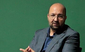 انتقاد تند جواد امام از پلمپ کافه‌ها/ نه تنها جامعه را دیندار نخواهد کرد، بلکه موجب تقابل بیشتر با مردم بخواهد شد