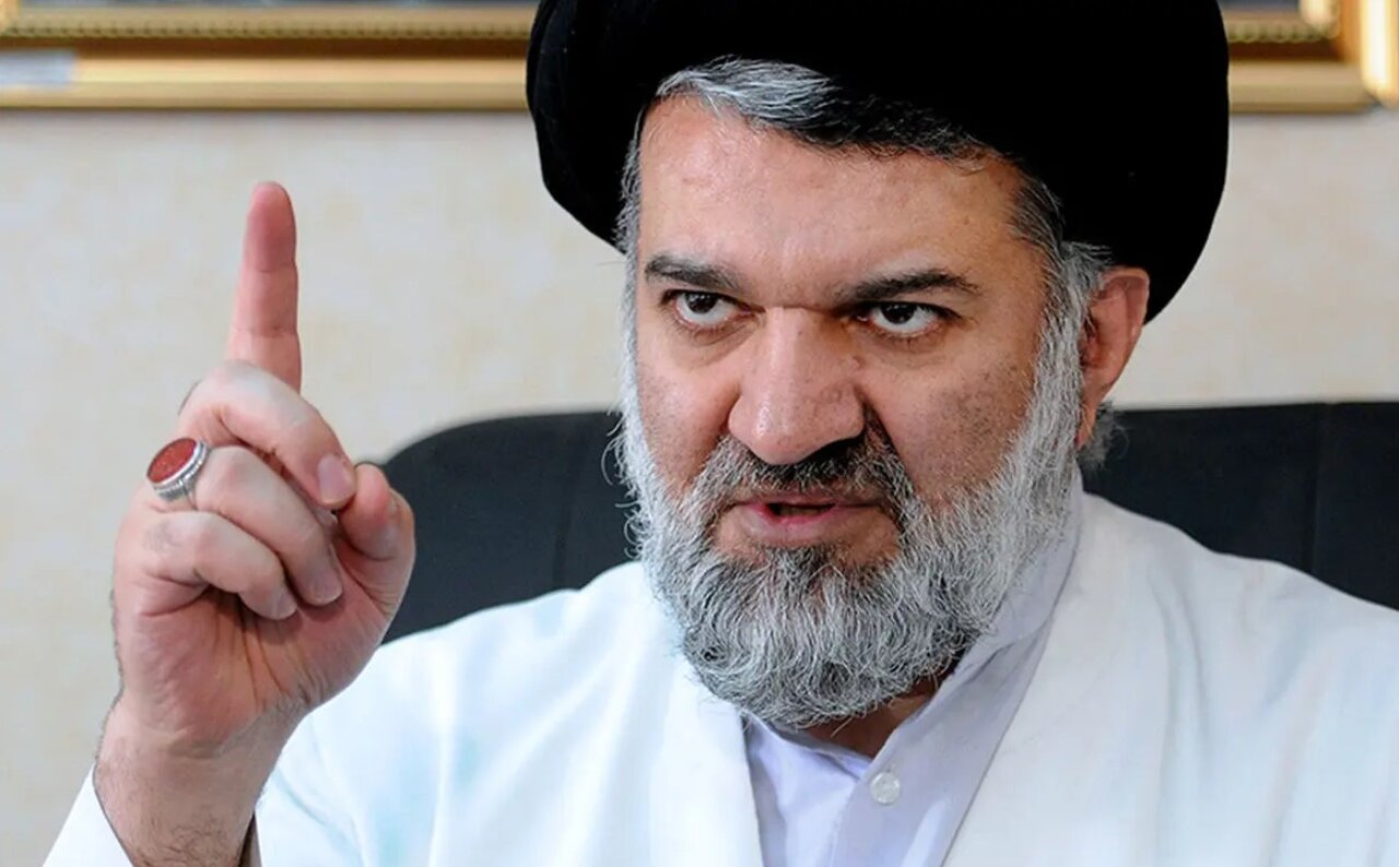 محمدباقر خرازی: در اولین ماه ریاست جمهوری احمدی نژاد، او را ضد دین با چهره نفاق اعلام کردم/ جریان احمدی نژاد و جادوگرانش همچنان مشغول هستند