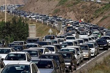 ترافیک در مسیرهای شمالی/ مسافران از تعطیلات تابستان باز میگردند