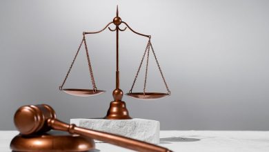 واقعیت‌های زندگی وکلا: چالش‌ها و آسیب‌های روانی ناشی از مواجهه با مشکلات مردم