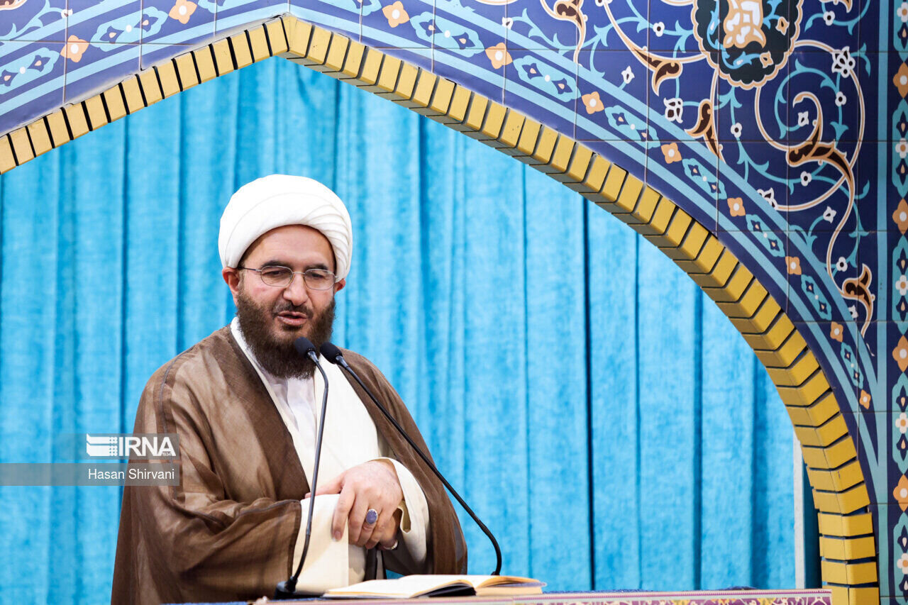 امام جمعه تهران: اگر غریزه جنسی، همانند سگی هار رها شود، چه بر سر جامعه می‌آید؟/ میکده ها در دوران شاه مردم را آزار می داد