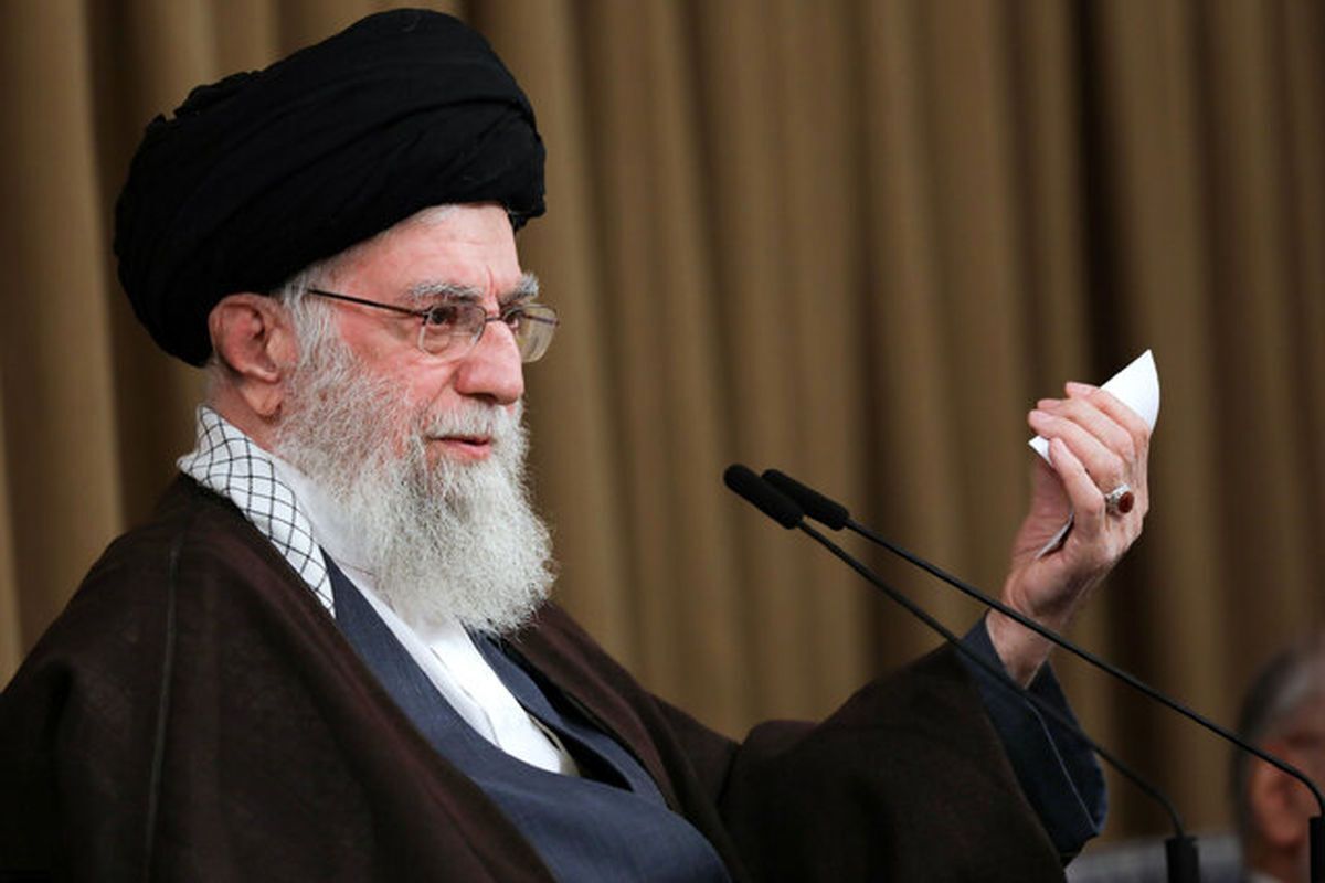 مقام معظم رهبری: مذاکره با آمریکا هیچ سودی برای ما ندارد/ تسلیم فشار نشدیم و نخواهیم شد/ بنا نداریم از سلاح هسته‌ای استفاده کنیم اما غنی‌سازی را داریم/ عده‌ای وانمود می کنند اتحاد برای روزهای جنگ بود، این حرف غلط محض است