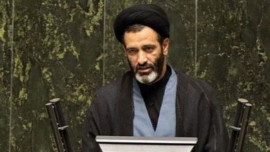 ادعای حسینی کیا، نماینده مجلس: وزارت خارجه امروز در حال توافق ترکمنچای دیگری است / اجازه ندهید آنهایی که برجام را امضا کردند، امروز بار دیگر برجام دیگر و آن هم نکبت بارتر از قبل را بر ملت تحمیل کنند / عراقچی بداند که اگر پا را از گلیم خود فراتر بگذارد قطعا مجلس او را استیضاح خواهد کرد