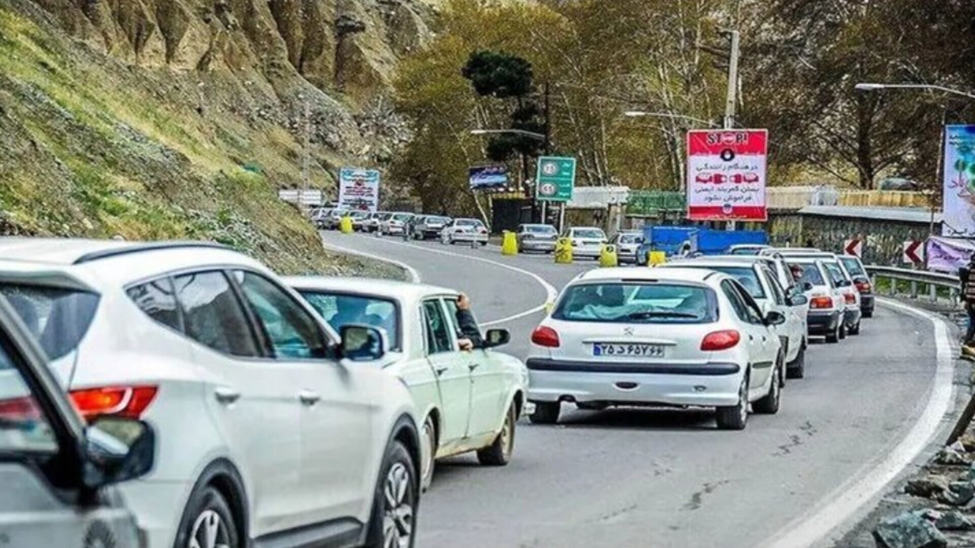 مرکز مدیریت راه‌های مازندران: جاده چالوس یک طرفه شد؛ ترافیک سنگین در راه‌ها