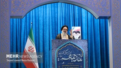 احمد خاتمی: رهبری به هیچ‌کس اجازه مذاکره در زمینه قدرت نظامی و موشکی را نمی دهند/کلید فضای مجازی در دستان آمریکاست و خط آنها خدایی نیست