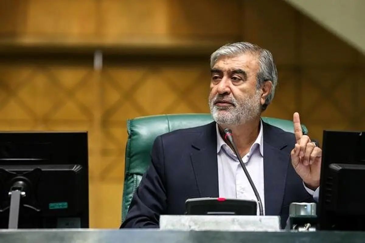 عزیزی، رئیس کمیسیون امنیت ملی مجلس: قرار شده اگر اروپا و آژانس به تعهدات خود عمل کنند، با همین توافق‌نامه [میان ایران و آژانس] موضوع اسنپ بک منتفی شود/ یکی از گزینه‌های ما در صورت فعال‌شدن مکانیسم ماشه، خروج از NPT است، اما همه راه‌های ما همین یک مورد نیست