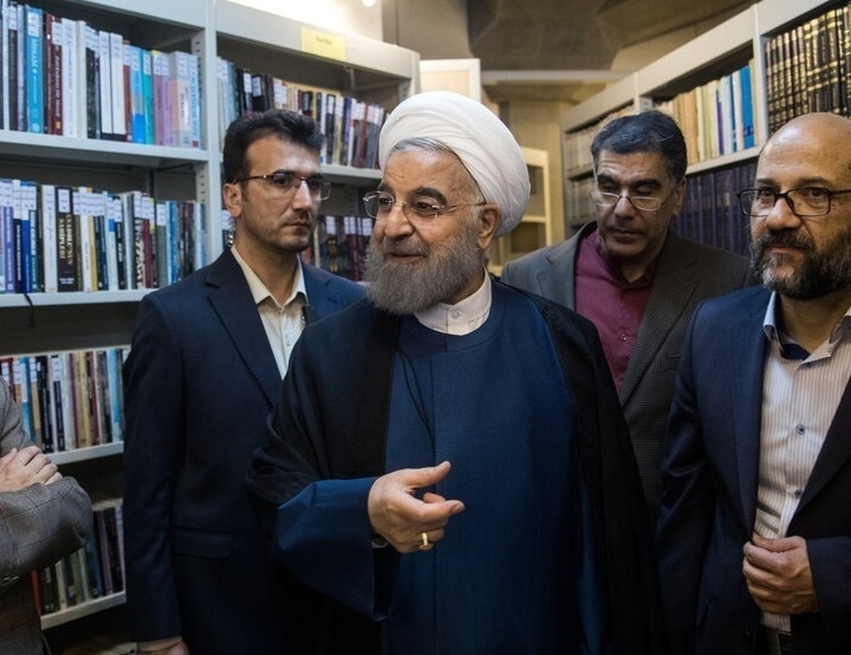 روحانی: من از سال ۶۴ تا ۷۰ فرمانده پدافند هوایی کشور بودم، اختیارات کافی هم داشتم؛ شاید به تعبیری اختیارات فرماندهی کل قوا را داشتم / در سال ۶۴ در عملیات والفجر ۸ در فاو، ما ۷۳ فروند هواپیمای عراقی را سرنگون کردیم و ۱۲ خلبان اسیر گرفتیم / به این خاطر توانستیم این کار را بکنیم که عده‌ای عالم، دانشمند و فهمیده کنار هم جمع شدند و دیدند مشکلات ما چیست