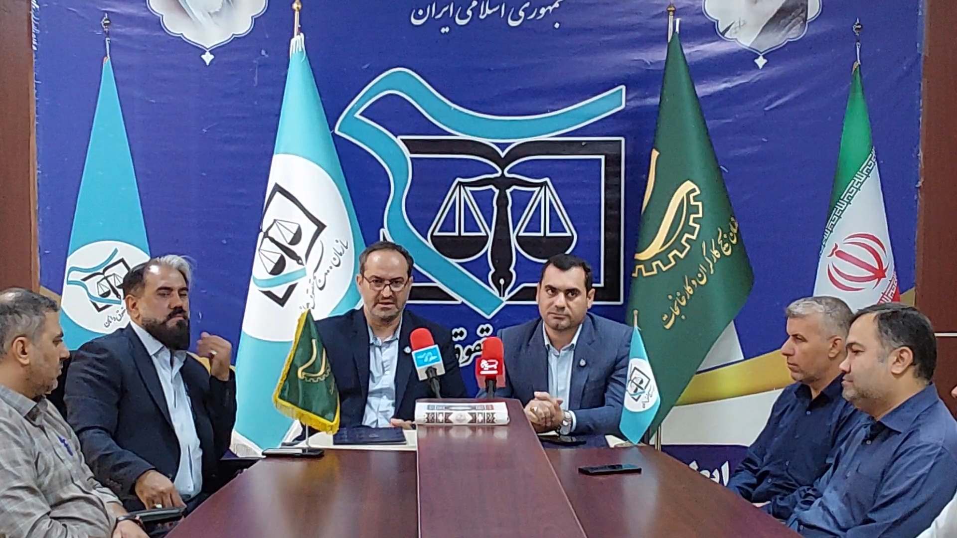 اعلام مفاد تفاهم‌نامه همکاری میان سازمان بسیج حقوق‌دانان و بسیج کارگران و کارخانجات