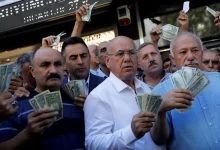 سر خریداران دلار‌ کلاه رفت