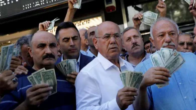 سر خریداران دلار‌ کلاه رفت
