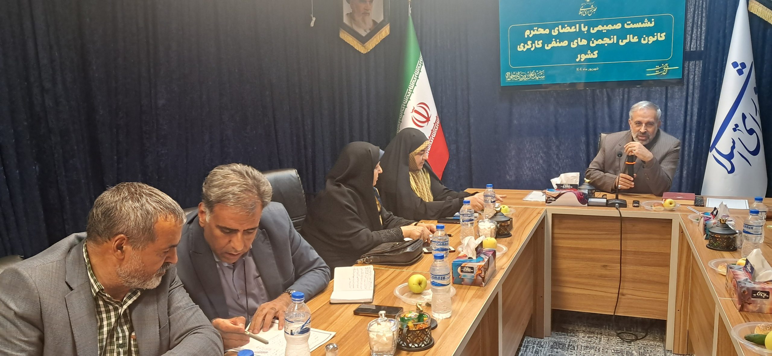 اعتراض تند کانون عالی انجمن های صنفی کارگران به خصوصی‌سازی بازرسی وزارت کار /جان کارگران را به بازی نگیرید