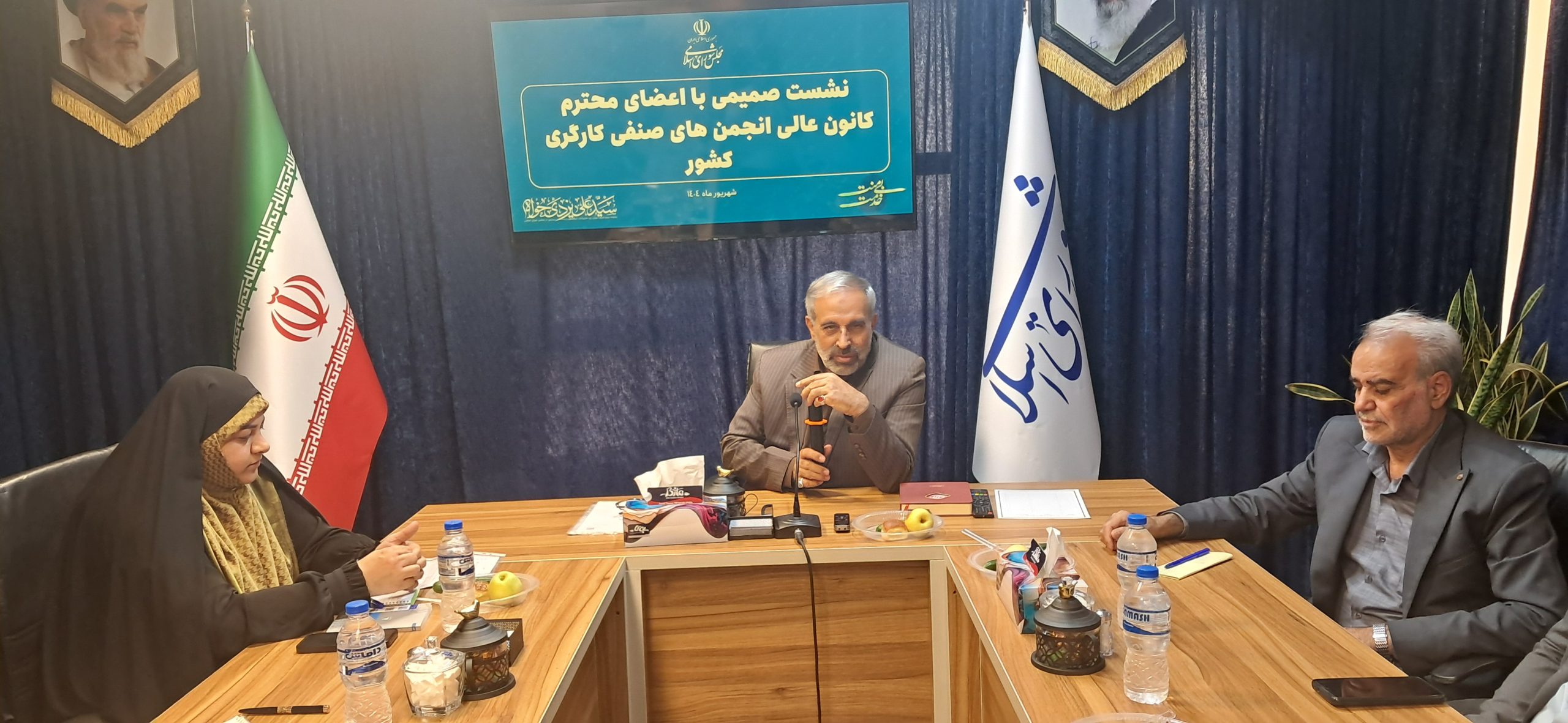 اعتراض تند کانون عالی انجمن های صنفی کارگران به خصوصی‌سازی بازرسی وزارت کار /جان کارگران را به بازی نگیرید