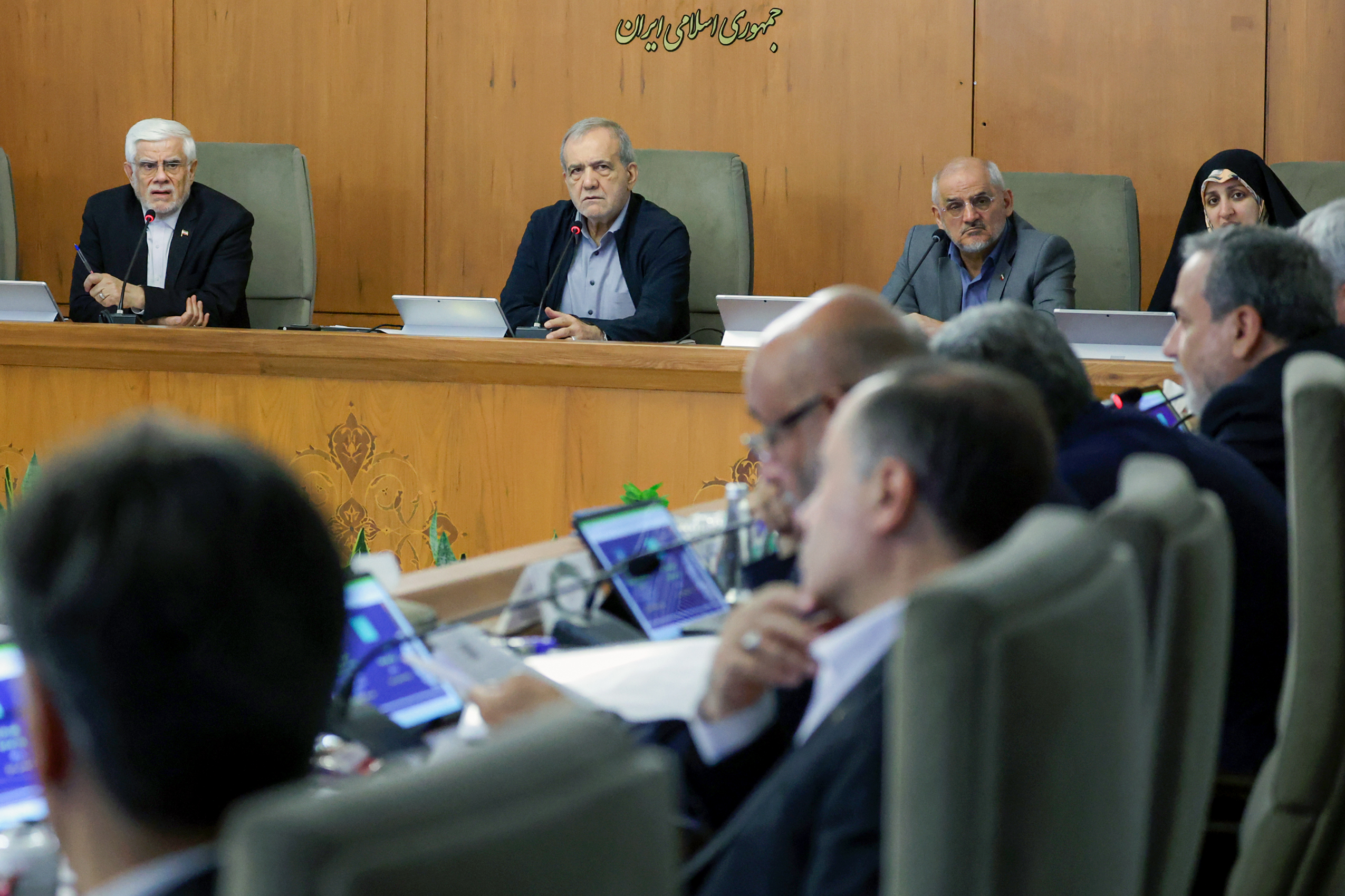 دستورالعمل نحوه احراز صلاحیت مدیران عامل و اعضای هیئت مدیره شرکت­های تابع و وابسته صندوق‌های بازنشستگی تصويب شد+ جزئيات
