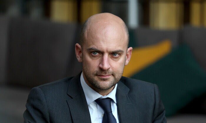 پاریس: ایران شهروند فرانسوی-آلمانی را چند روز پس از لغو حکم جاسوسی علیه او، آزاد کرد