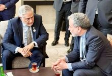 گفت‌وگوی تلفنی وزرای خارجه ایران و پاکستان/ تأکید بر توسعه تعاملات منطقه‌ای و بهره‌گیری از همه ظرفیت‌های موجود در حوزه‌های تجارت و ترانزیت