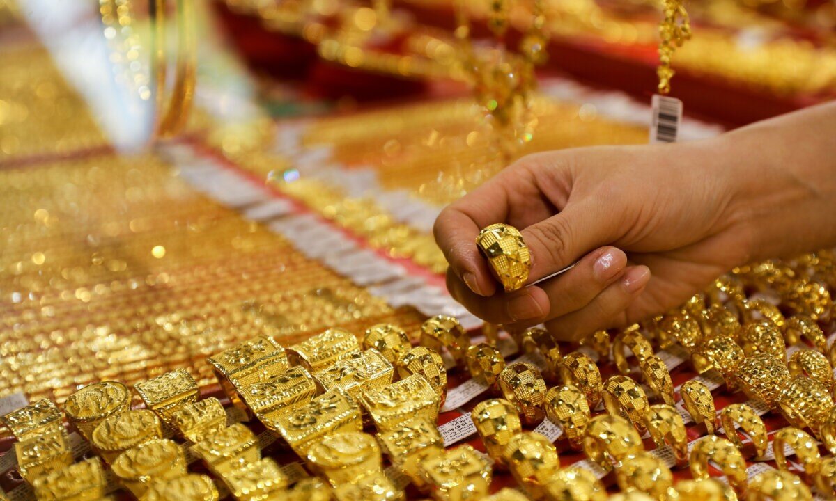 سقوط آزاد قیمت طلا/ قیمت جدید طلای جهانی امروز ۵ آبانماه ۱۴۰۴
