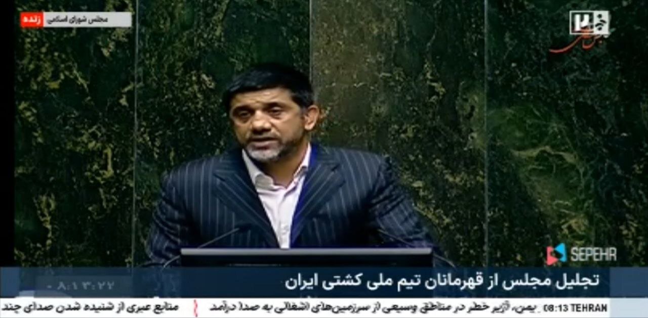 عکس| علیرضا دبیر به صحن مجلس رفت
