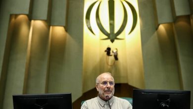 انتقاد قالیباف از وزیر کار در صحن مجلس؛ دولت خلاف قانون عمل کرد/ هدف دولت و مجلس توزیع عادلانه کالابرگ الکترونیک به ۷ دهک جامعه است