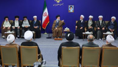 دیدار حضرت آیت الله خامنه ای با دست اندرکاران برگزاری گردهمایی بین المللی بزرگداشت آیت الله میرزا محمدحسین نائینی رهبر انقلاب: تشکیل حکومت اسلامی بر پایه ولایت در مقابل استبداد را از ارکان اندیشه سیاسی علامه نائینی بود
