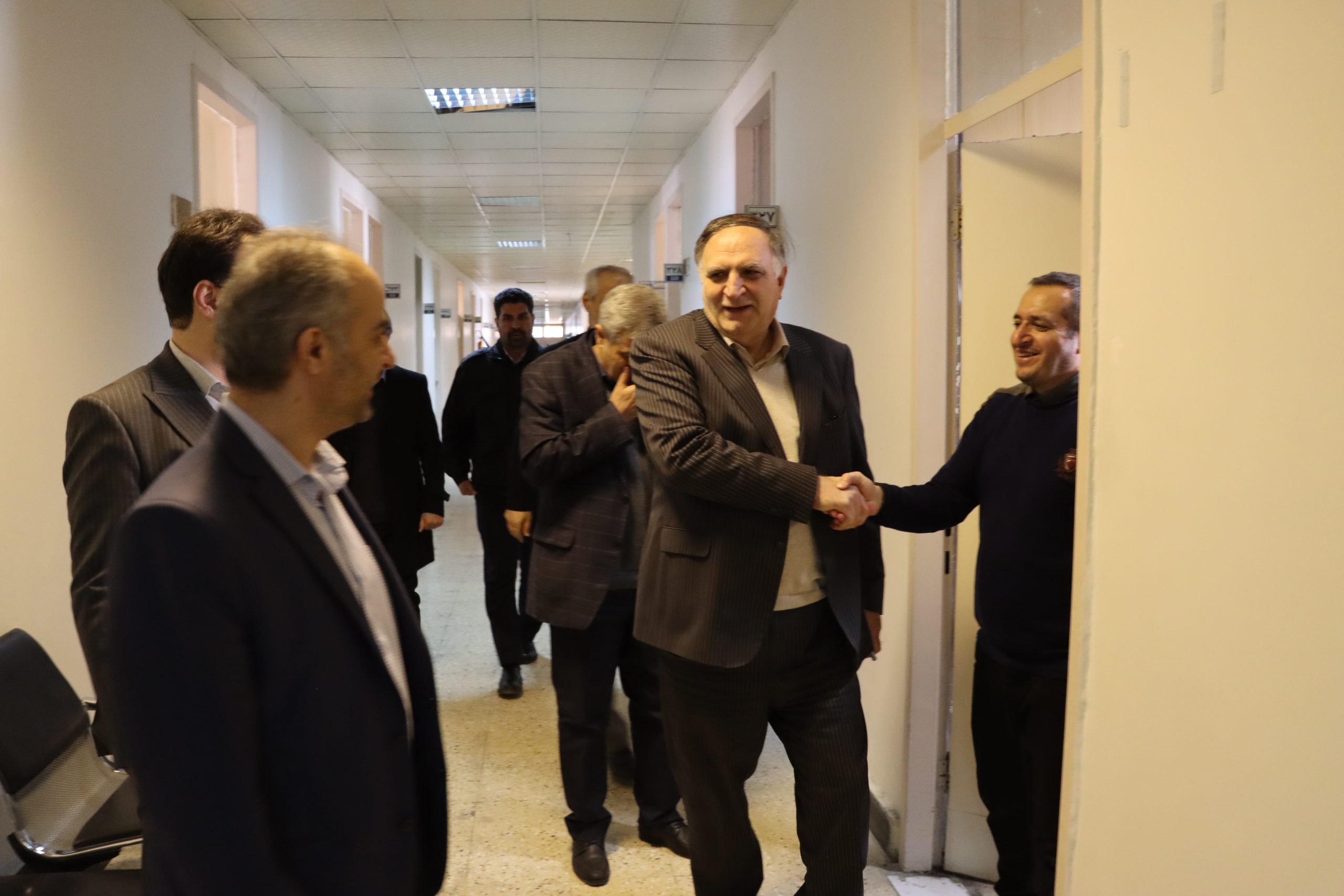 دخانيات در چنبره مشاوران: مديران چند پست، پاسخ گويي هيچ!