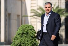 وزیر نفت: بازگشت تحریم‌ها (اسنپ‌بک) محدودیت تازه‌ای بیش از گذشته به همراه نخواهد داشت / از خرداد سال قبل و پس از اجرای قانون «شیپ‌اکت»، کشور با محدودیت‌های سنگینی مواجه بود، اما با اتخاذ تدابیر لازم، این تحریم‌ها دور زده شد / در صورت بروز حواشی، برنامه‌های لازم برای مدیریت تحریم ها در نظر گرفته شده است