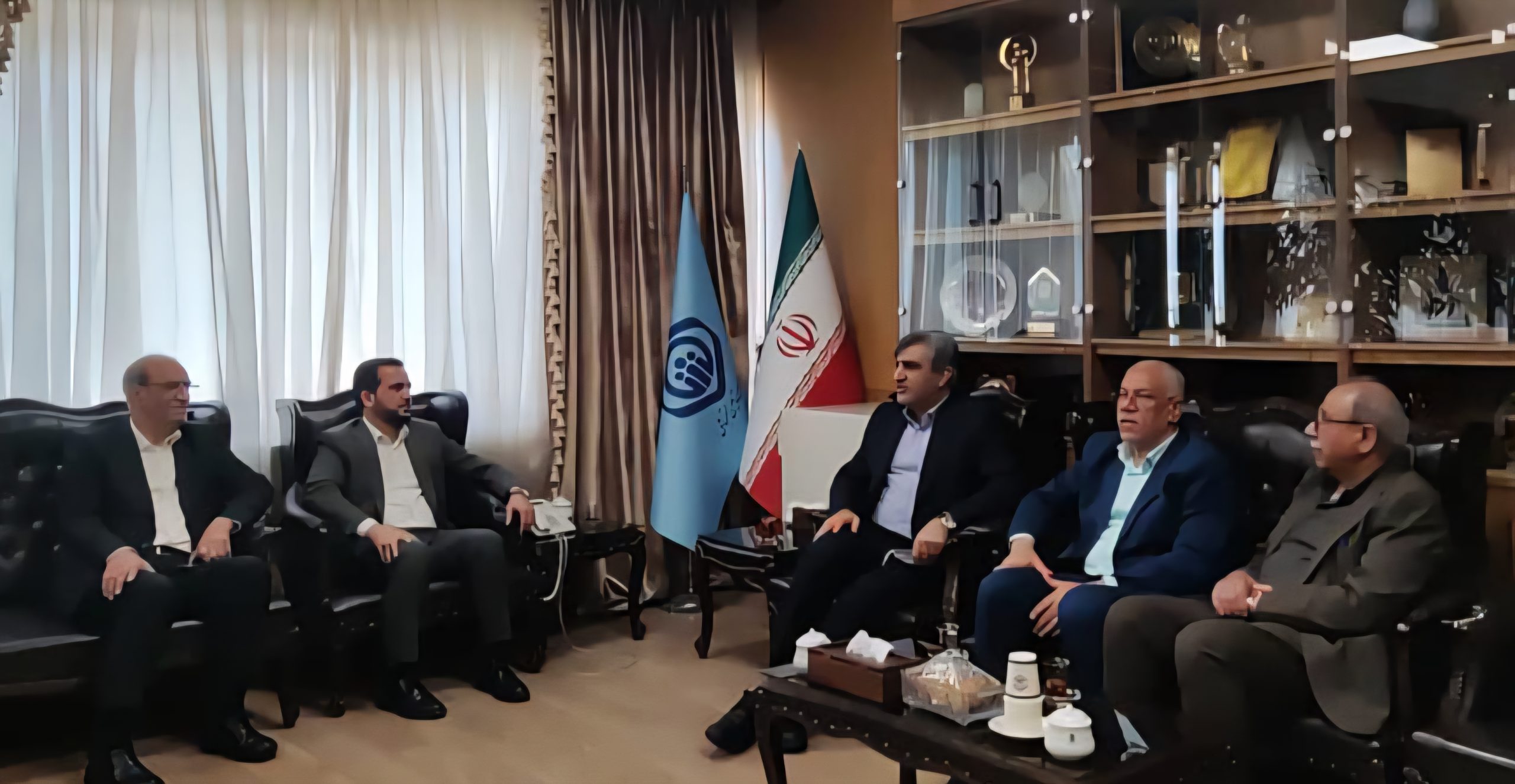 قول مساعد دکتر سالاری برای پرداخت مطالبات بیمهگر تا پایان ماه جاری