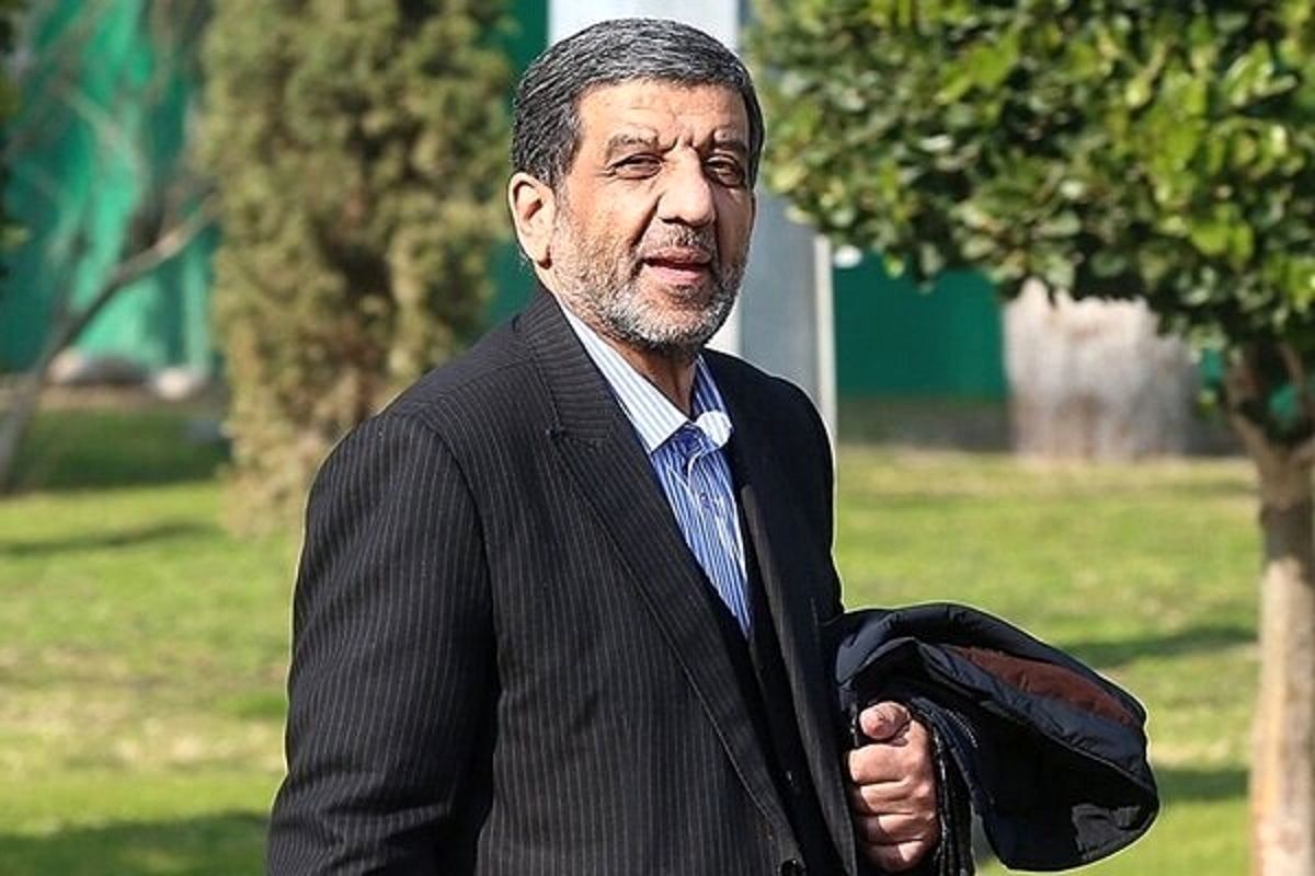 ضرغامی: اینروزها با بعضی که دوزار مسئولیتی دارند تماس میگیریم، می گویند دیگر موبایل ندارند، یا محل استقرارشان معلوم نیست! اوضاع را برای مسئولین اجرایی و سیاسی، عادی اعلام کنید/ حفاظت شخصیتها هم جز برای معدود افراد خاص باید یکسره جمع شود