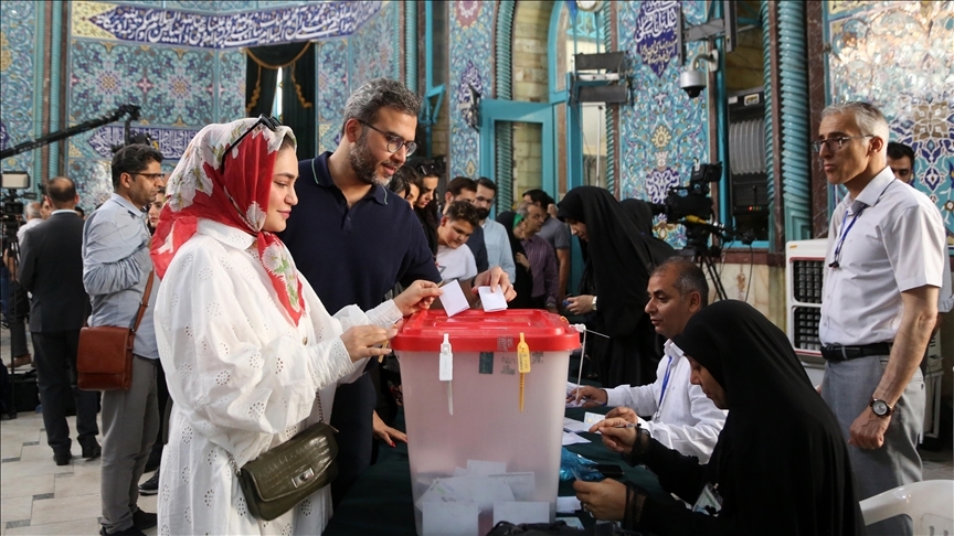 وزیر کشور: برای نخستینبار، انتخابات شوراها فقط در تهران بهصورت تناسبی برگزار خواهد شد / احتمال تعمیم این مدل به انتخابات مجلس نیز وجود دارد / در مرحله بعدی این شیوه در شهرهای بالای ۵۰۰ هزار نفر نیز اجرا خواهد شد