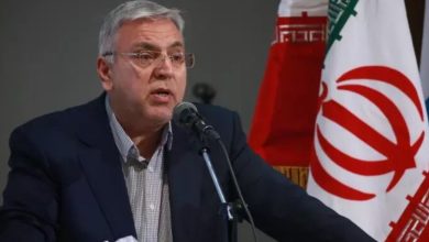 آقامیری، دانشمند هسته‌ای: ما به دنبال بمب [هسته‌ای] نیستیم، اگر اجازه می‌دادند ساخت آن برای ما مشکلی نبود/ هزینه نساختن بمب اتمی از ساخت آن بیشتر است، زیرا شرایط نگهداری مواد داغ سخت است / اگر بخواهند زیر میز بزنند، ما هم می‌زنیم