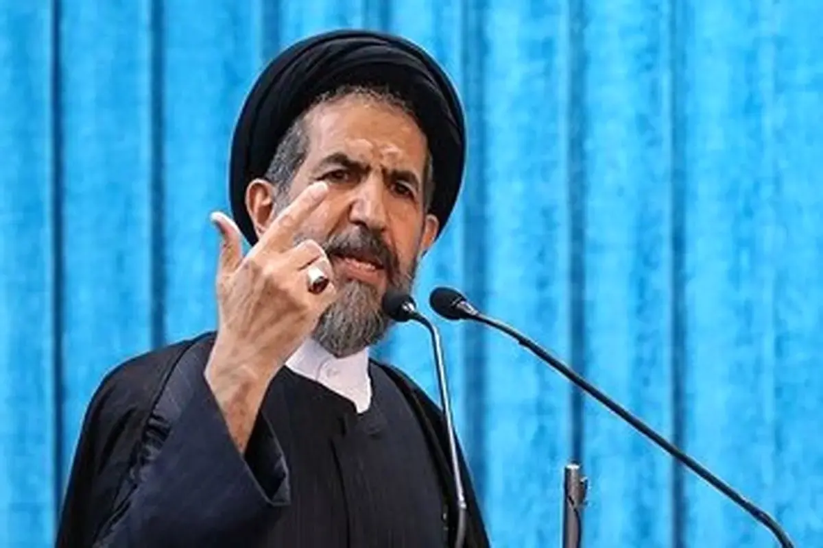 امام جمعه تهران: باید قدرت داشت تا دشمن تصور حمله به مرزهای دریایی، هوایی و زمینی را نداشته باشد