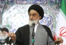 امام جمعه قم: معنای واقعی برخی پیشنهادات خارجی برای مذاکره، تسلیم شدن ملت ایران است