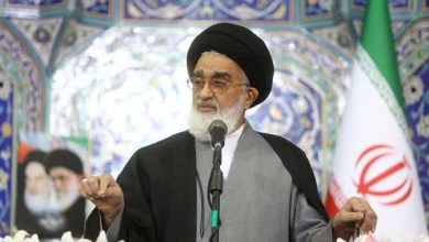 امام جمعه قم: معنای واقعی برخی پیشنهادات خارجی برای مذاکره، تسلیم شدن ملت ایران است