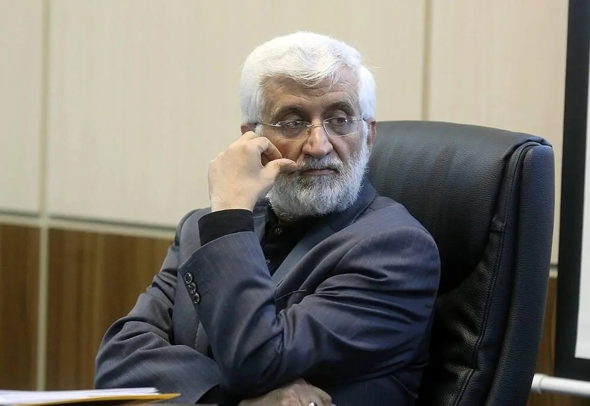 جلیلی: بعضیها سازشکاری و زد و بند را راهِ حلِ برقراری منافع میدانند / کسانی که میگفتند «امنیت با موشک به دست نمیآید، باید به سراغ مصالحه برویم» خودشان رفتند مذاکره، اما در میانه گفتوگوها موشک خوردند، اما دوباره همان استدلالها را بیان میکنند