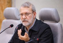 لاریجانی: برخی از زعمای سیاسی هنوز حساسیت موقعیت فعلی را درک نکرده‌اند؛ به محض رخ دادن یک حادثه راحت به جان هم میفتند و فضای کشور را به هم می‌ریزند / خداوند گذشت را برای همین روز‌ها گذاشته