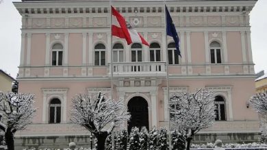 سفارت اتریش در ایران: خدمات کنسولی همچنان در حالت تعلیق هستند/ پیشبینی میشود سفارت از آذر ماه، مجدداً قادر به تأیید مدارک ایرانیان باشد