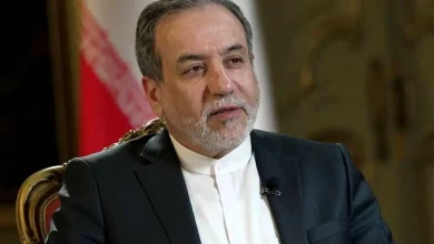 عراقچی: ویتکاف از طریق واسطهها تماسهایی با ما برقرار میکند