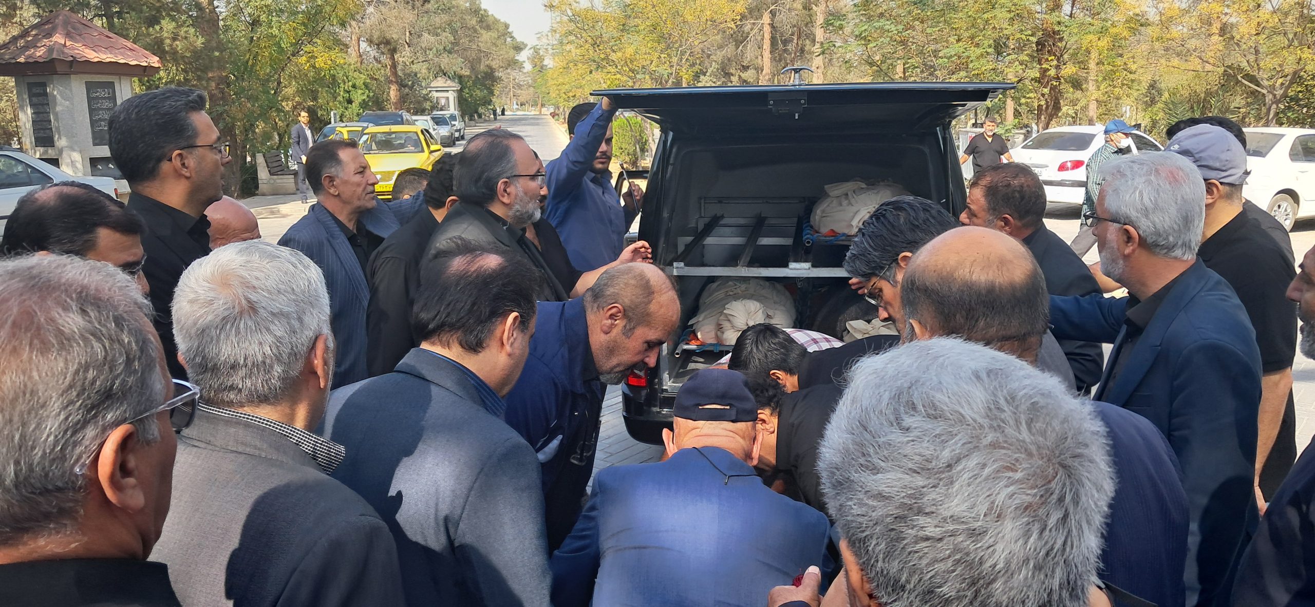 گزارش تصویری مراسم تشییع پیکر حسین حبیبی فعال کارگری