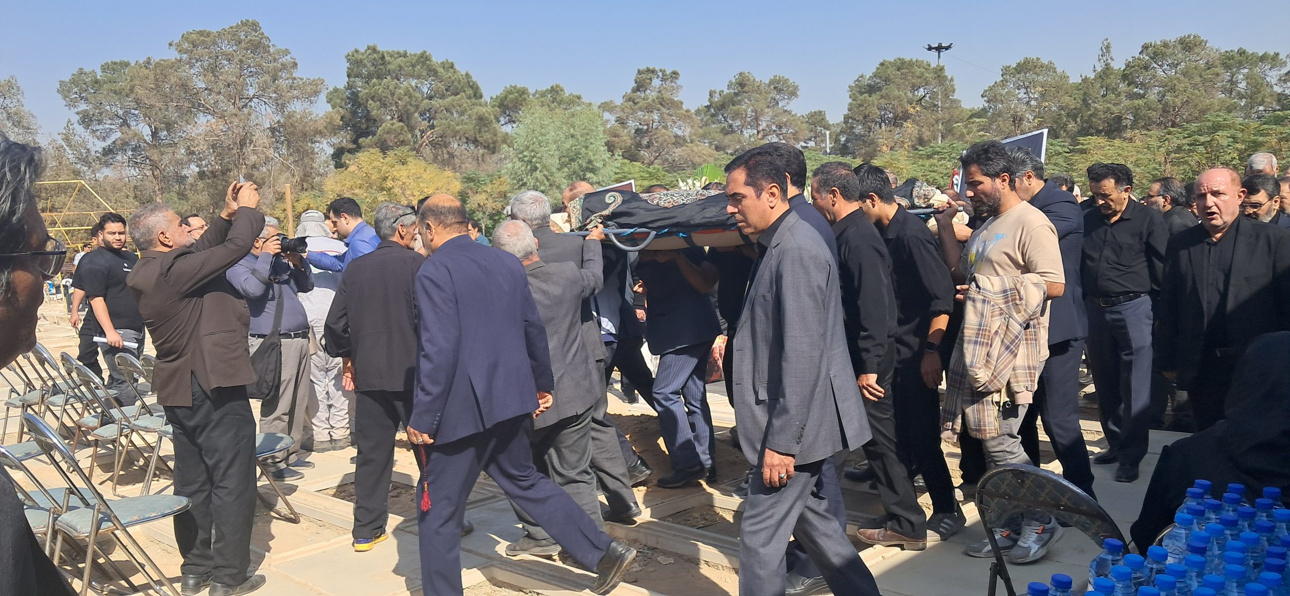 گزارش تصویری مراسم تشییع پیکر حسین حبیبی فعال کارگری