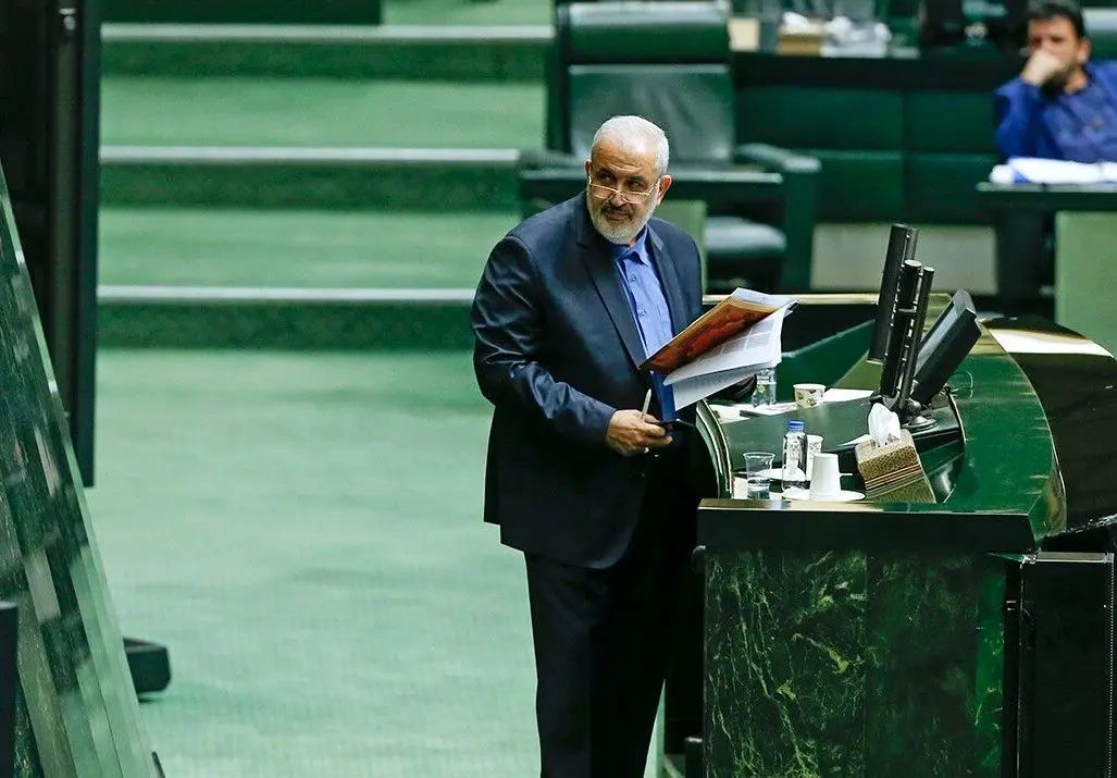 وزیر نیرو: برق کسانی که مصرف آب بالایی دارند، قطع می‌شود