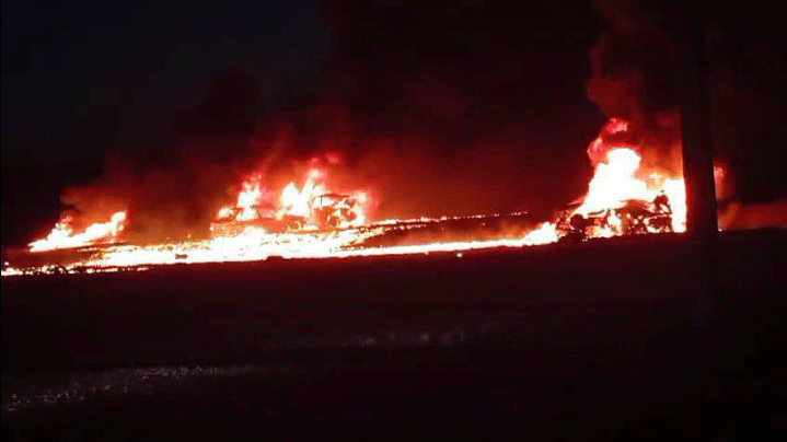 تصادف یک خودروی سوختبر حامل بنزین قاچاق با سه خودرو؛ ۱۳ نفر جان باختند