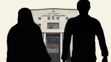 داماد:آقای قاضی! حاضر نیستم با زنی که خواهر و فامیل مرا مسخره کند زندگی کنم؛طلاق را اجرا کنید/عروس: خب مسخره هستند!