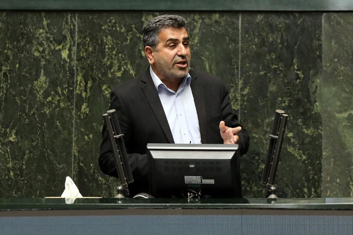رئیس کمیسیون اقتصادی مجلس: دهکهای ۵ به پایین زیر فشار شدید اقتصادی هستند/ کالابرگ الکترونیک جزو خط قرمزهای مجلس است