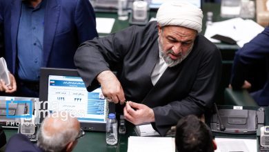 حمله مجدد رسایی به عارف با طرح یک ادعا؛ پیشنهاد لغو تابعیت فرزندش را دادم اما نپذیرفت و ناراحت شد/ مراکز امنیتی تابعیت فرزند آقای عارف را تایید کردند