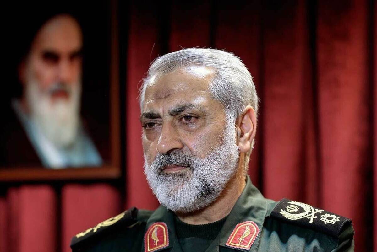 سردار شکارچی: لیبرالها و سکولارهای خائن امروز طلبکار بسیجیان هستند/ جای تاسف است که فردی وطن فروش و دین فروش بگوید که تسلیم آمریکا شویم