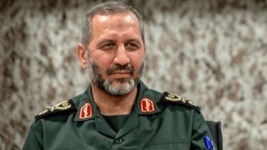 فرمانده نیروی هوا و فضای سپاه در میان مردم در مراسم تشییع شهدای گمنام + عکس